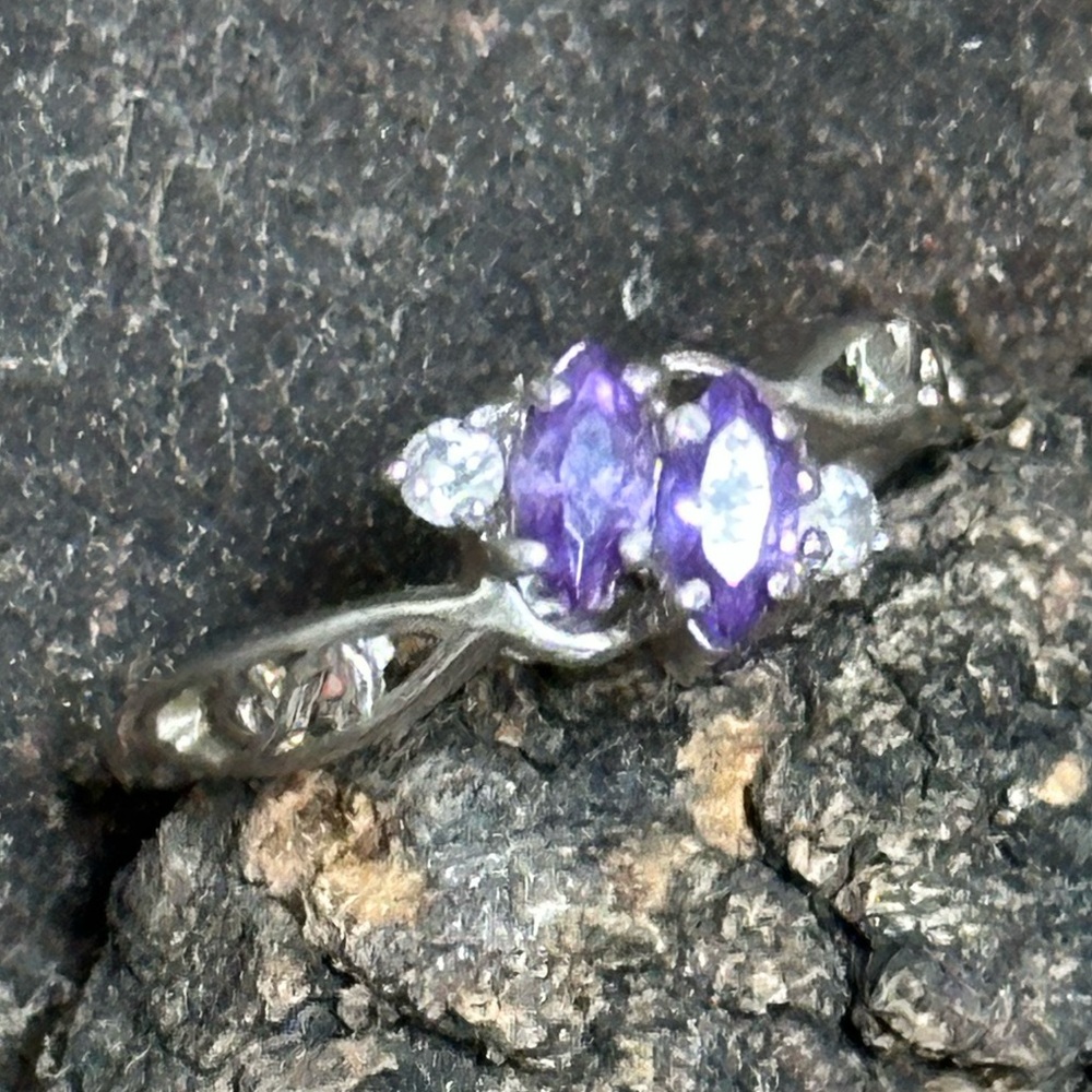 Vintage 925 silver ring sz 4, amethyst-toned marquis gems + CZ chips - Picture 4 of 8